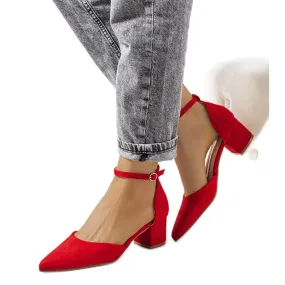 Rode pumps op de Annely post rood